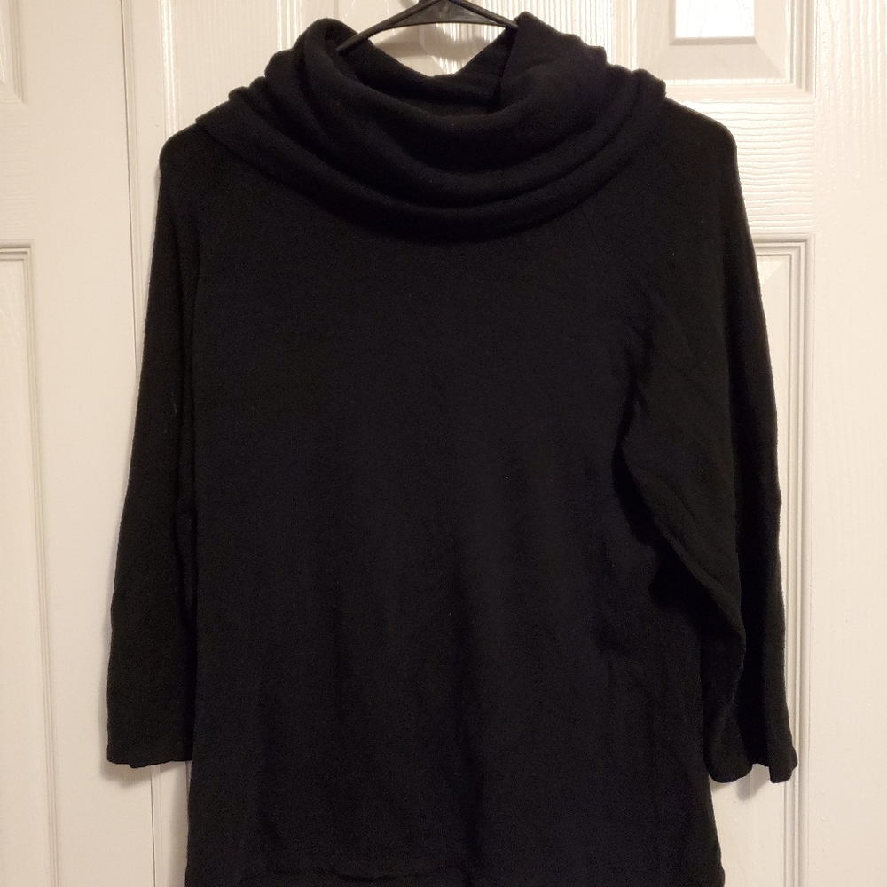Mid sleeve I.N.C. sweater